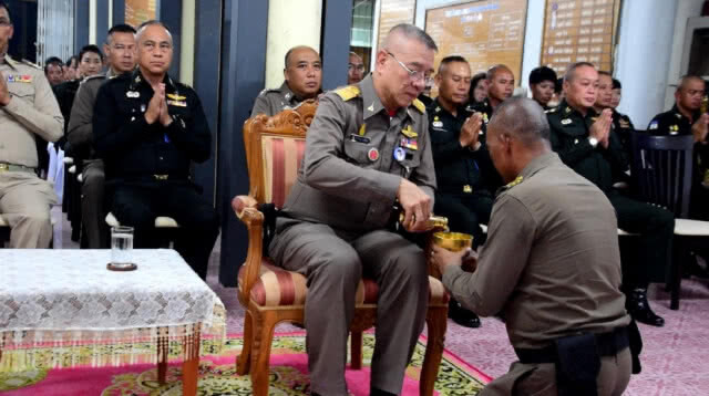 สมเด็จพระเจ้าอยู่หัวทรงพระกรุณาโปรดเกล้าพระพิธีธรรมสวดพระอภิธรรมศพ 3 พลทหารเรือล่ม