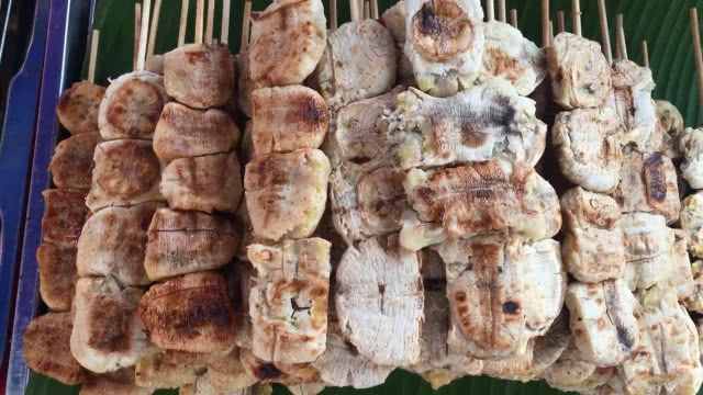 กล้วยปิ้งโลโซ สูตรน้ำจิ้มโบราณ ที่รสชาติไม่ธรรมดา