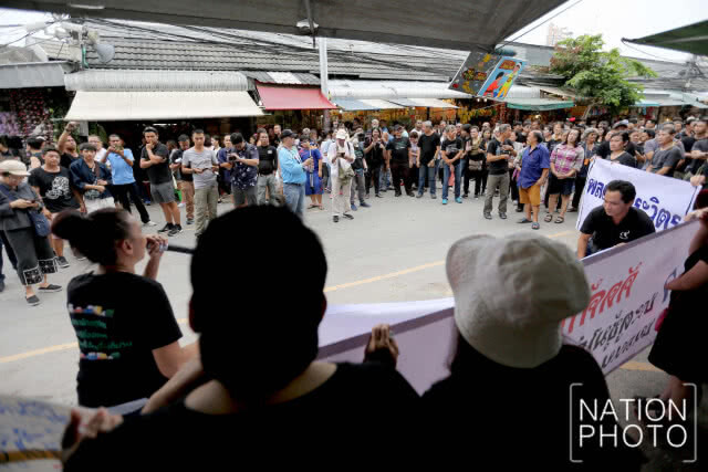 กลุ่มผู้ค้าตลาด เจเจกรีนจตุจักรเดินค้านปิดตลาดเอื้อประโยชน์เอกชน