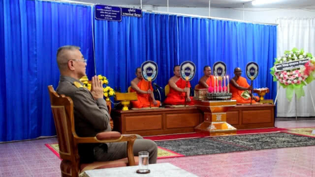 สมเด็จพระเจ้าอยู่หัวทรงพระกรุณาโปรดเกล้าพระพิธีธรรมสวดพระอภิธรรมศพ 3 พลทหารเรือล่ม