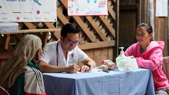 หน่วยทันตกรรมเคลื่อนที่พระราชทานฯ สืบสานแนวพระราชดำริ ตรวจรักษาทางทันตกรรมแก่ผู้ด้อยโอกาส