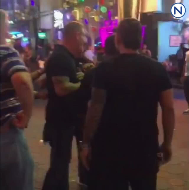 (มีคลิป) ซัดกันยับ ฝรั่ง กับ การ์ดผับ กลางWalking Street