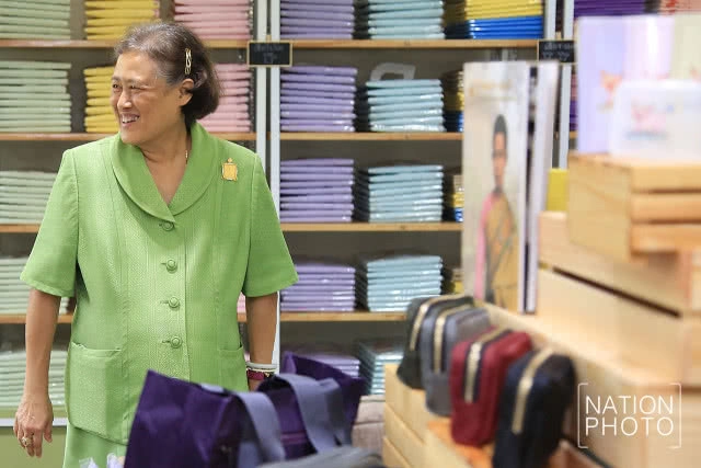 สมเด็จพระเทพรัตนราชสุดาฯ สยามบรมราชกุมารี  เสด็จเปิดร้านมูลนิธิสมเด็จพระพันวัสสาอัยยิกาเจ้า แห่งใหม่