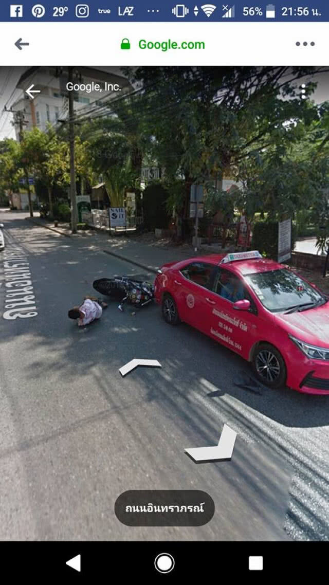 "กูเกิล" จับภาพเหตุการณ์หนุ่มขี่จยย ชนแท็กซี่ล้มใน Google Street View