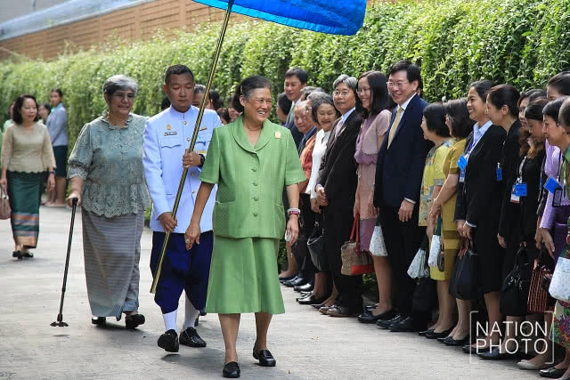 สมเด็จพระเทพรัตนราชสุดาฯ สยามบรมราชกุมารี  เสด็จเปิดร้านมูลนิธิสมเด็จพระพันวัสสาอัยยิกาเจ้า แห่งใหม่