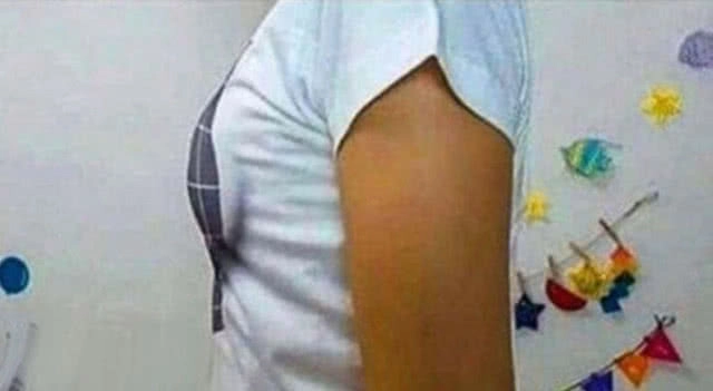 ขายหมดแล้ว! เสื้อยืดญี่ปุ่นสกรีน 3 มิติให้หญิงผู้สวมดูมีหน้าอกใหญ่พิเศษ