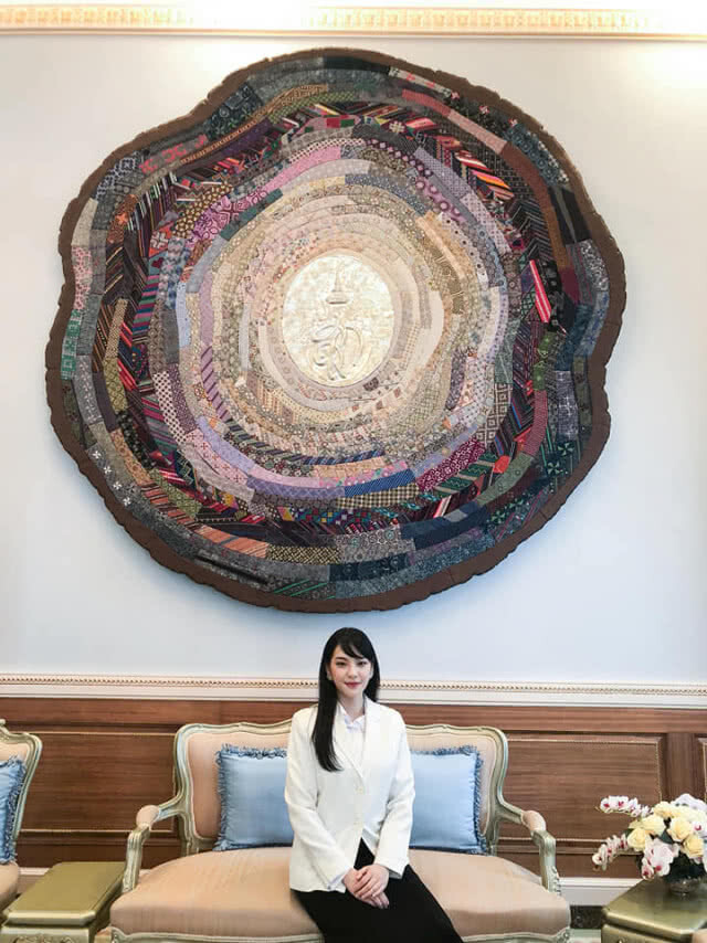 พล.อ.ประยุทธ์ ให้กำลังใจ เฌอปราง อย่ายอมแพ้คนไม่ดี / แนะ จตุพร ถอดหัวโขนก่อนชี้ทุกพรรคจับมือกัน
