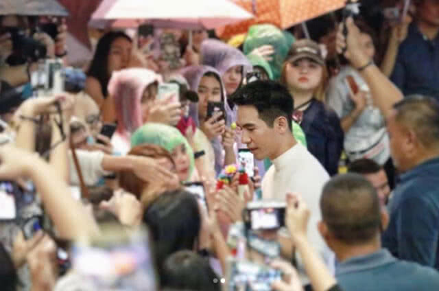 โป๊ปฝึกหวดวงสวิง ส่งไม้ต่อความดังให้ ฟิล์ม ธนภัทร