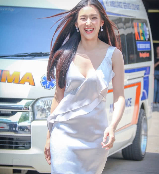 เบลล่าแจง กระทู้ดราม่าแต่งตัวไม่เป๊ะปัดไม่ซีเรียส
