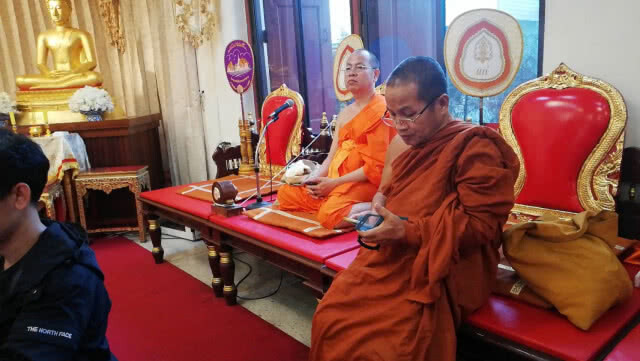 บรรยากาศรดน้ำศพ "โอ วรุฒ" เป็นไปอย่างเรียบง่าย