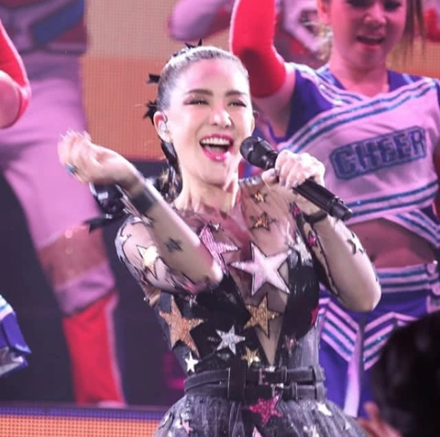 "นิโคล" อินจัด!!! ร้องเพลงทั้งน้ำตา "ทำไมเป็นคนแบบนี้ ???"