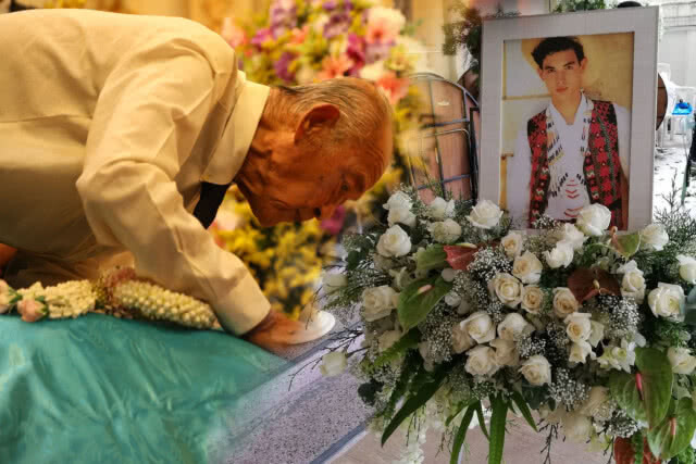 "พ่อแรม" จูบลา "โอ วรุฒ" ครั้งสุดท้าย