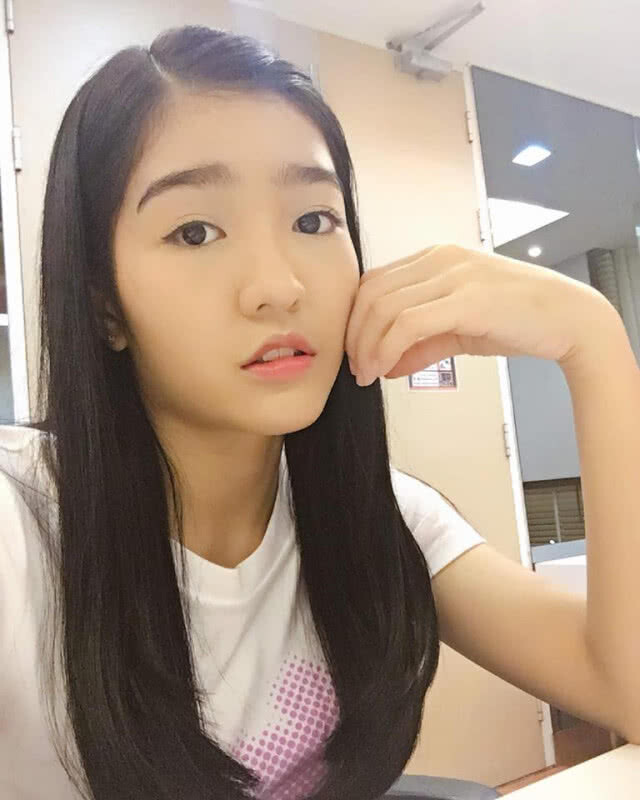 ลูกพี่เจนนิษฐ์ BNK48 แจงเอง หลังโพสต์บอกโอตะ "อย่าทุ่มทูช็อต เดี๋ยวตังไม่พอเลือกตั้ง"