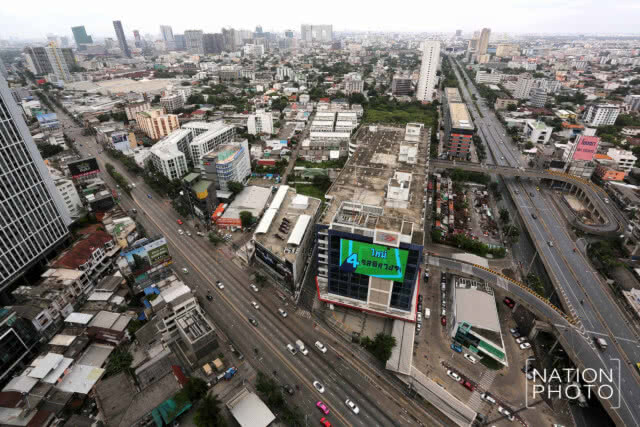 ภาพมุมสูงตรงบริเวณแยกถนนรัชดาฯ-ลาดพร้าว