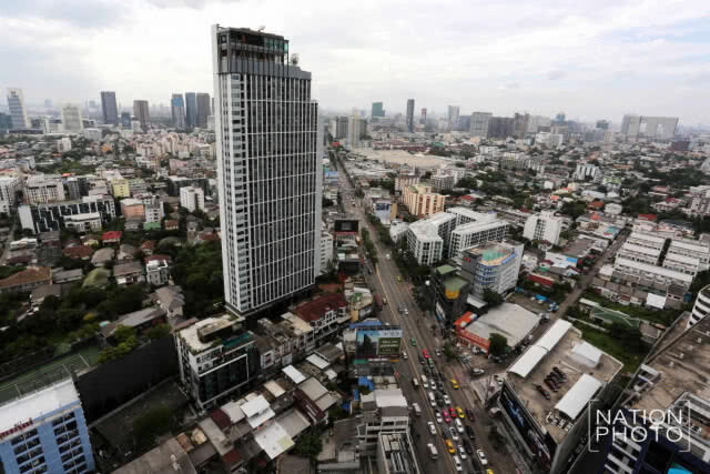 ภาพมุมสูงตรงบริเวณแยกถนนรัชดาฯ-ลาดพร้าว