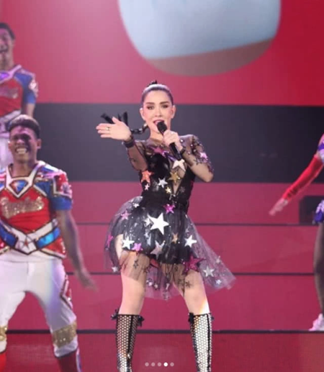 "นิโคล" อินจัด!!! ร้องเพลงทั้งน้ำตา "ทำไมเป็นคนแบบนี้ ???"