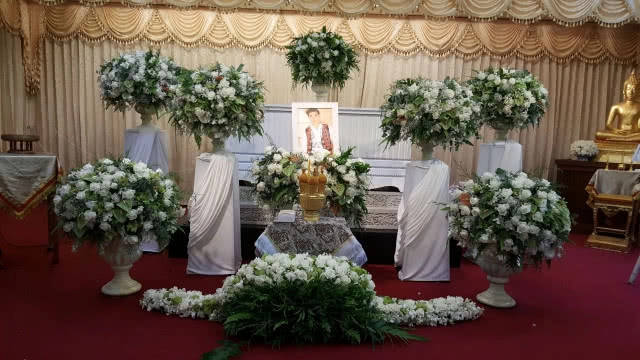 "พระองค์โสม" ประทานพวงมาลาวางหน้าหีบศพ "โอ วรุฒ"