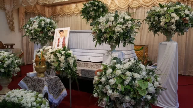 "พระองค์โสม" ประทานพวงมาลาวางหน้าหีบศพ "โอ วรุฒ"