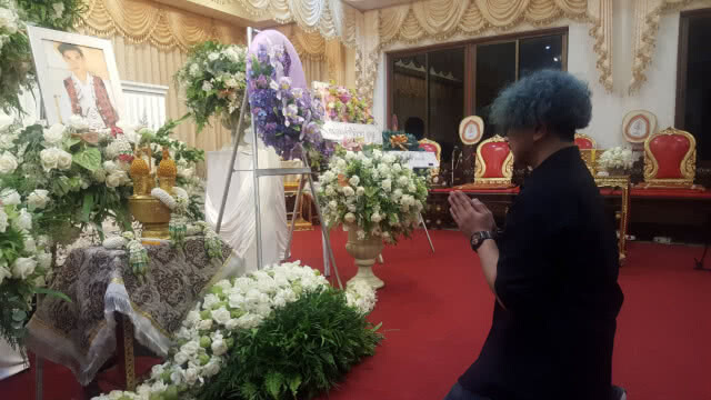 (คลิป) สวดศพ "โอ วรุฒ" วันที่ 3 ศิษย์เก่ากรุงเทพคริสเตียนหนาแน่น