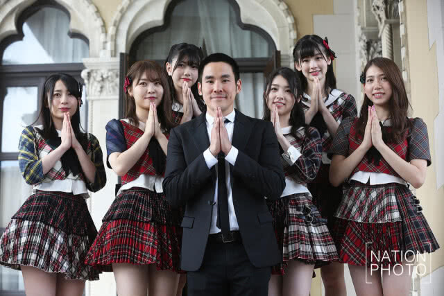 6 สาว AKB48 เข้าพบนายกฯ