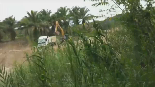 (คลิป) ร้องดีเอสไอสอบนายทุนลอบขุดดินไปขาย