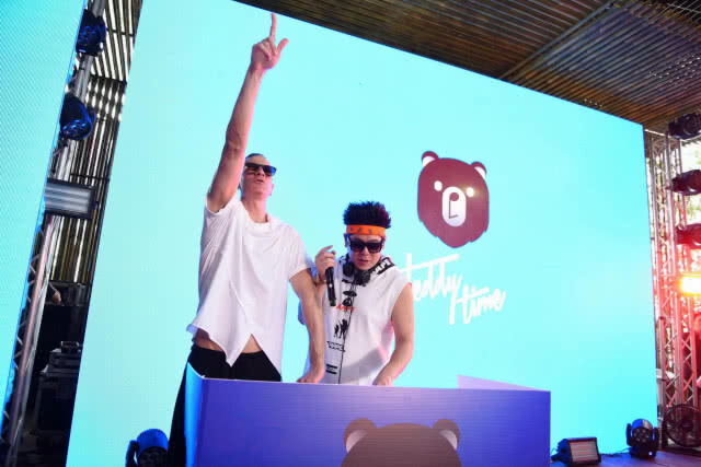 "ลีเดีย" แท็กทีม "ดีเจโอโน่" โชว์เพลงสุดมันส์!!