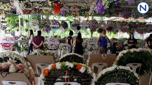 ร้านพวงหรีดขายดี คนแห่หสั่งไว้อาลัย  "โอ วรุฒ"