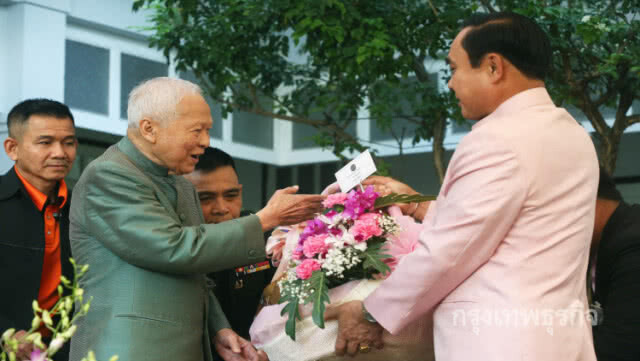 นายกฯ สวดมนต์ทุกคืนให้มีสติไม่โต้ใคร-คิดถึงสมัย "ป๋าเปรม"