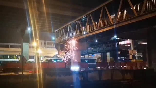 (คลิป) รื้อแล้ว!สะพานลอย ปิดถนนวิภาวดีฯดอนเมือง 14-17ก.ย.