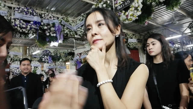 (คลิป) "อุ๋ย มณีรัตน์" อดีตแฟน "โอ วรุฒ" ร่วมส่งโอสู่สวรรค์