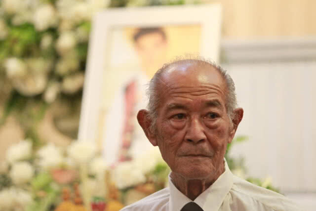 (คลิป) "พ่อแรม" งดพวงหรีดขอเป็นพัดลม-จักรยานนำไปบริจาคให้โรงเรียนที่ขาดแคลน