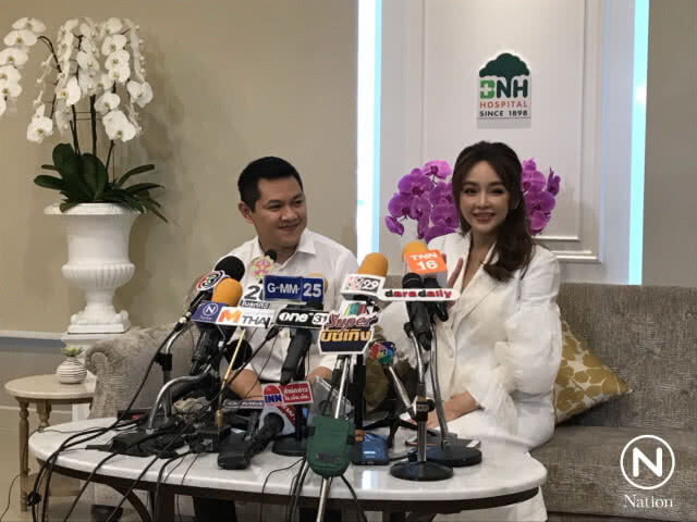"เป้ย" ควง "ป๊อป" แถลงคลอดลูกสาว "น้องปาลิน" พร้อมประกาศปิดอู่