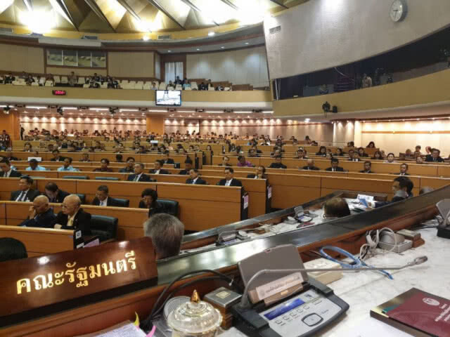 ตัวแทนปชช.76 จังหวัด ซักถาม "รมต.-สนช." ถก 7 ปัญหาที่รัฐสภา