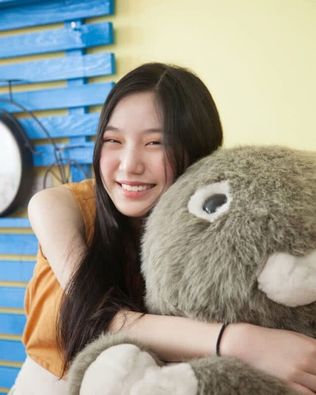 ไก่จ๋า!! แนทเธอรีน BNK48 เชียร์ "สเปอร์ส" นะ
