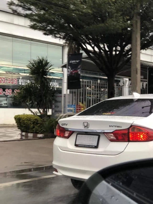 สเปรย์พ่นทะเบียนรถล่องหน หลบกล้องจราจร รอดพ้นใบสั่งได้จริงไหม?