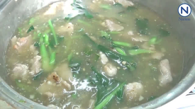 ชาวมาเลย์-สิงคโปร์แห่แวะชิมก๋วยเตี๋ยวราดหน้าราโด้