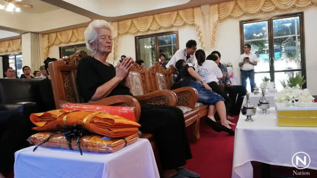 ครอบครัวทำบุญถวายเพล เนื่องในวันเกิดครบ 49 ปี "โอ วรุฒ"