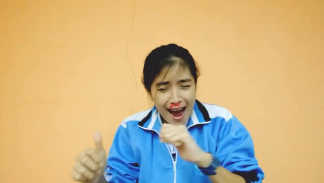 (คลิป) พยาบาลสาวสอนวิธีปฐมพยาบาลตอนเลือดกำเดาไหลที่ถูกต้อง ซึ่งคนไทยเข้าใจผิดมาแสนนาน!