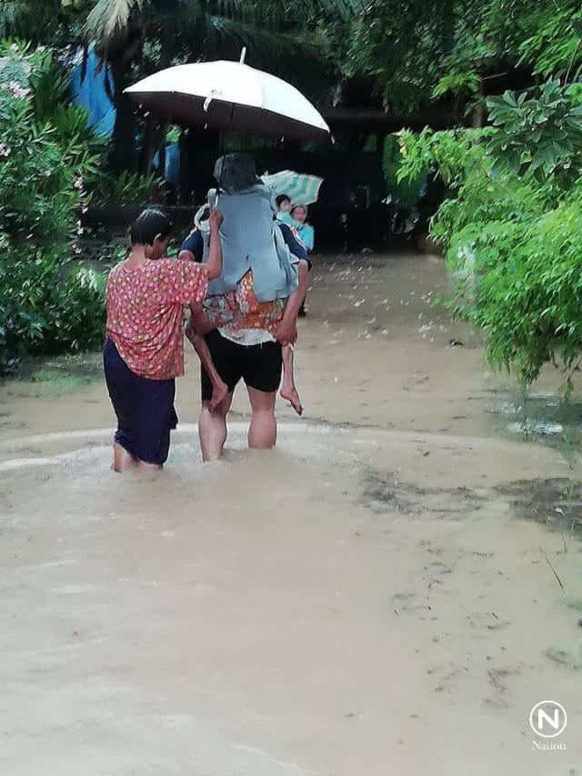 ฝนถล่ม น้ำท่วมวังเหนือ-เร่งอพยพไปอยู่ที่ปลอดภัย