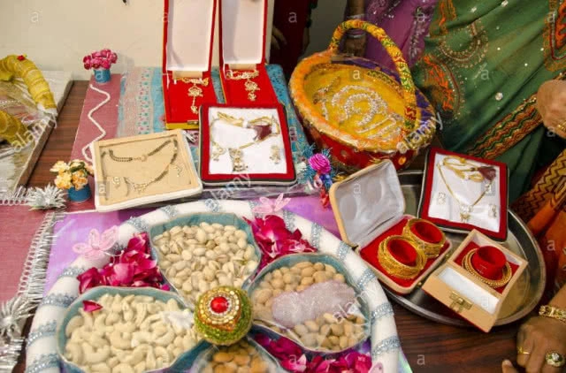 พ่อสามีอินเดียข่มขืนลูกสะใภ้หมาดๆ โดยมีน้องสะใภ้ถ่ายคลิป เพราะไม่พอใจที่ได้รับสินสอดน้อยเกินไป