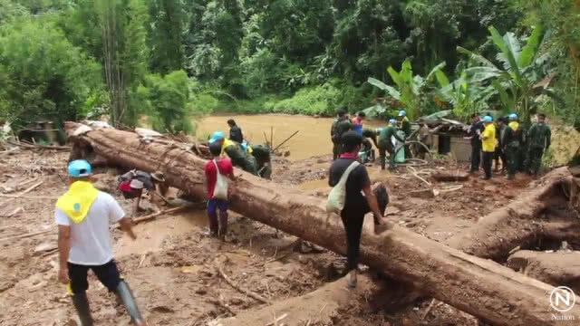 (คลิป) ผู้อพยพทำพิธีเรียกวิญญาณผู้สูญหาย