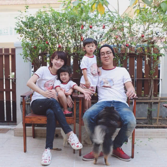 (คลิป) "โจ๊ก-ลูกๆ" ร้องเพลงโดนด่าทุกวัน แต่พอแม่มาเท่านั้นแหละ...ถึงกับวงแตก