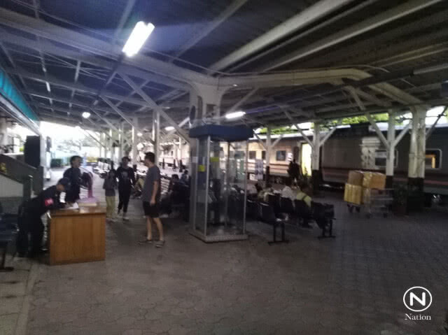 รฟท.เร่งกู้หัวรถจักรตกราง