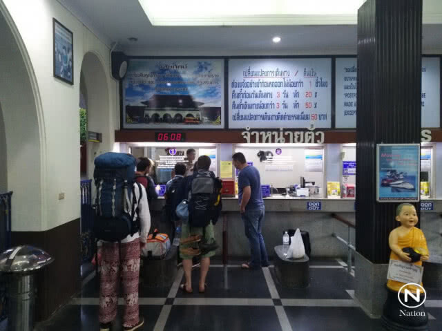 รฟท.เร่งกู้หัวรถจักรตกราง