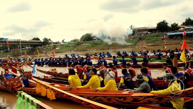 เปิดงานประเพณีแข่งเรือ จ.น่าน