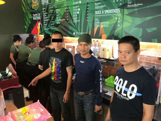 (คลิป) ตระเวนลักทรัพย์ร้านกาแฟในปั๊มปตท. อ้างโดนโกงไม่มีเงินจ่ายคนงาน