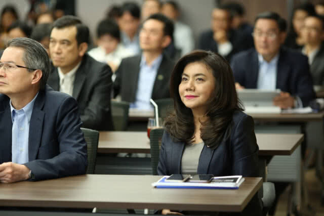 วีระศักดิ์ เปิดหลักสูตร Future Economy & Internet Governance