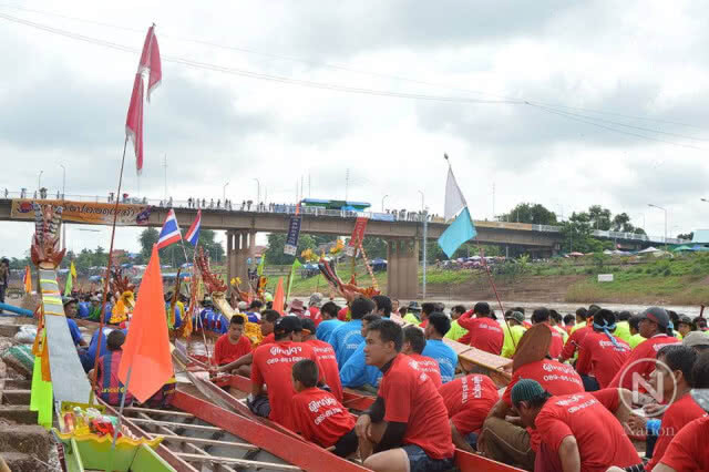 เปิดงานประเพณีแข่งเรือ จ.น่าน