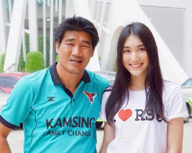 ลูกสาว "สมรักษ์" โพสต์ซึ้งถึงพ่อแม่ เผย ขอบคุณทุกกำลังใจ อย่าทิ้้งเราไปไหน