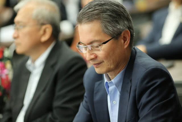 วีระศักดิ์ เปิดหลักสูตร Future Economy & Internet Governance